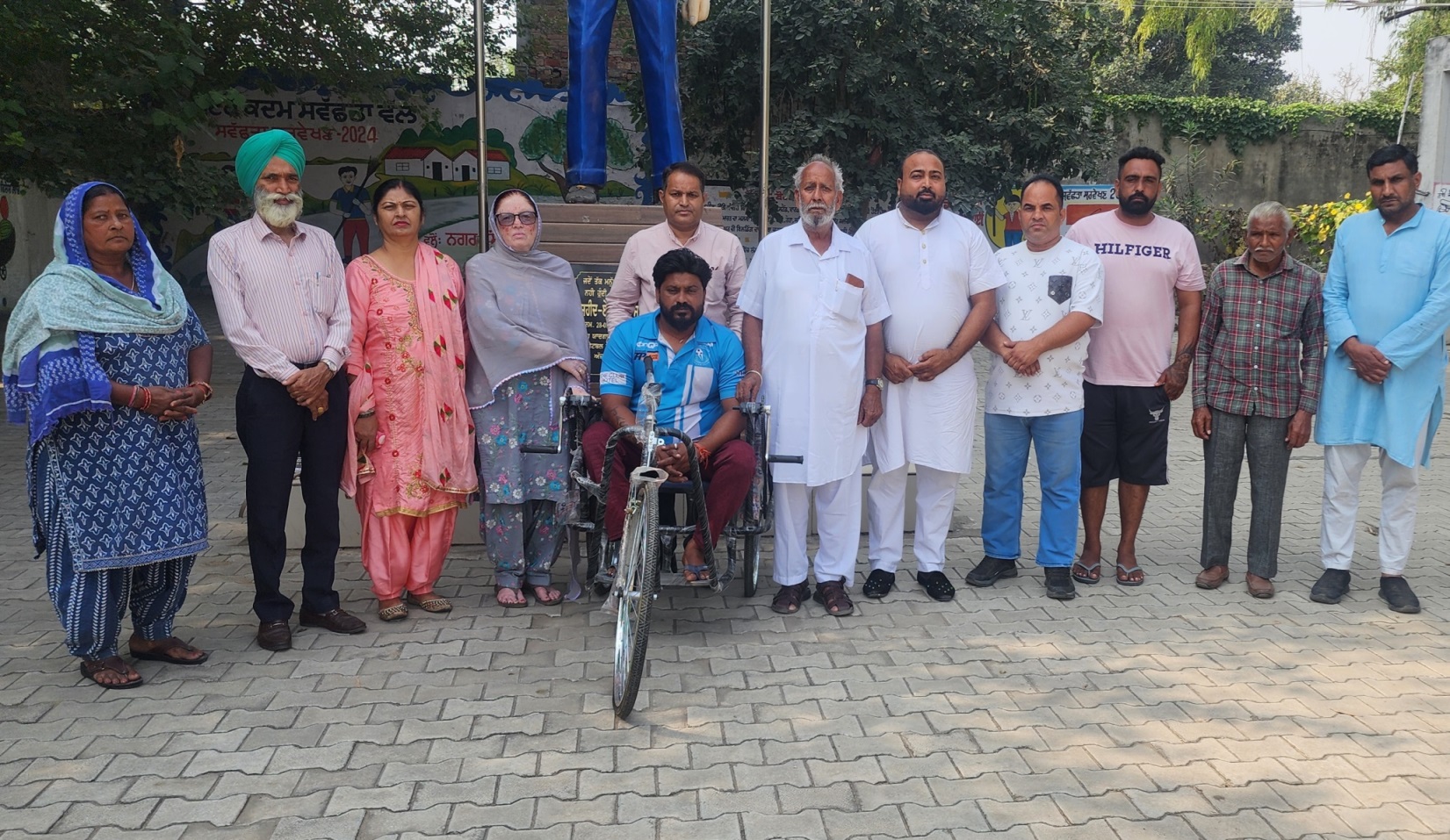 राजू ब्रदर्स वेलफेयर सोसाइटी यूके और पंजाब के सहयोग से ट्राइसाइकिल दान